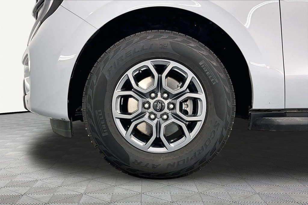 Certified 2025 Ford Expedition Active AWD/4WD image 9
