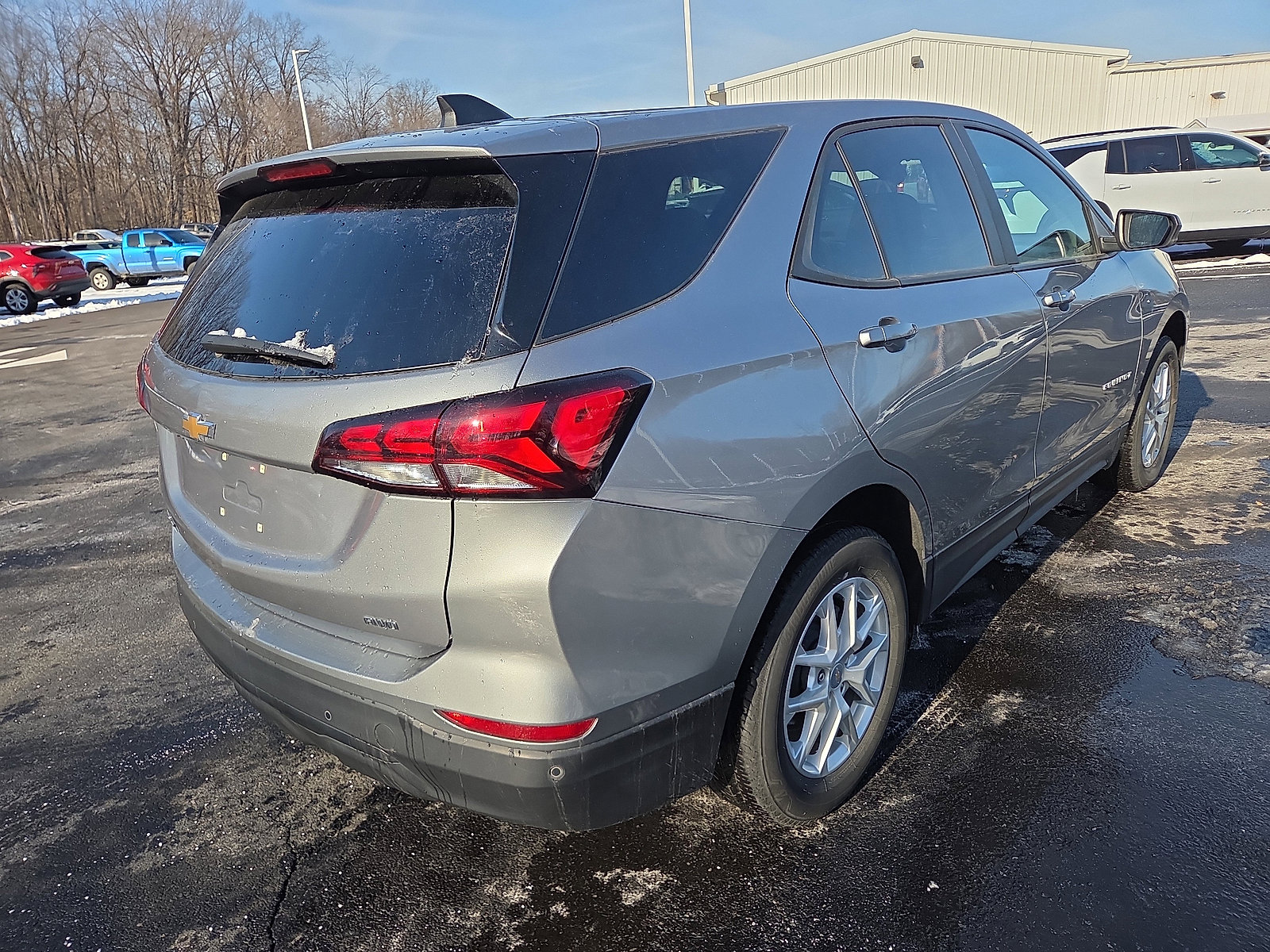 Used 2023 Chevrolet Equinox LS w/ LS Convenience Package image 3
