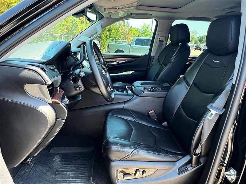 Used 2015 Cadillac Escalade Luxury RWD image 15