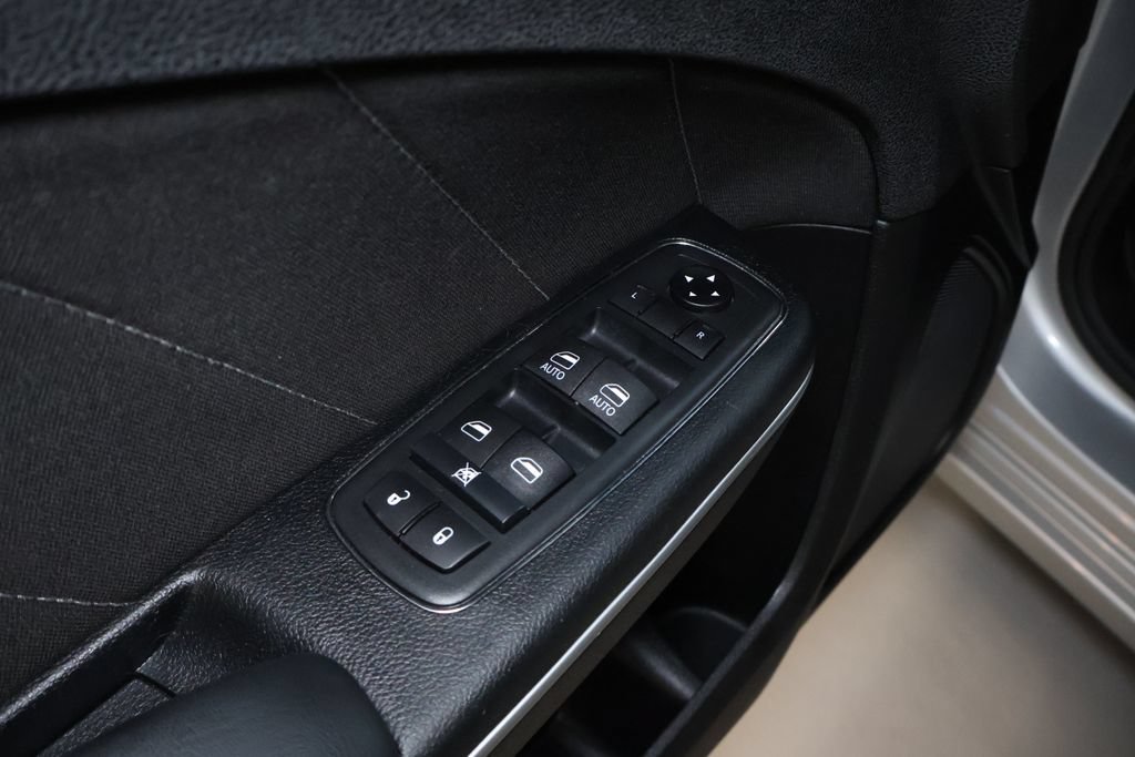 Used 2020 Dodge Charger SXT AWD/4WD image 12