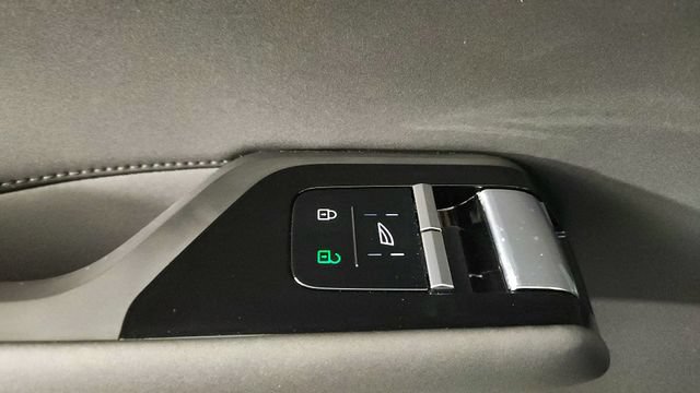 New 2026 Volvo EX90 Ultra AWD/4WD image 10