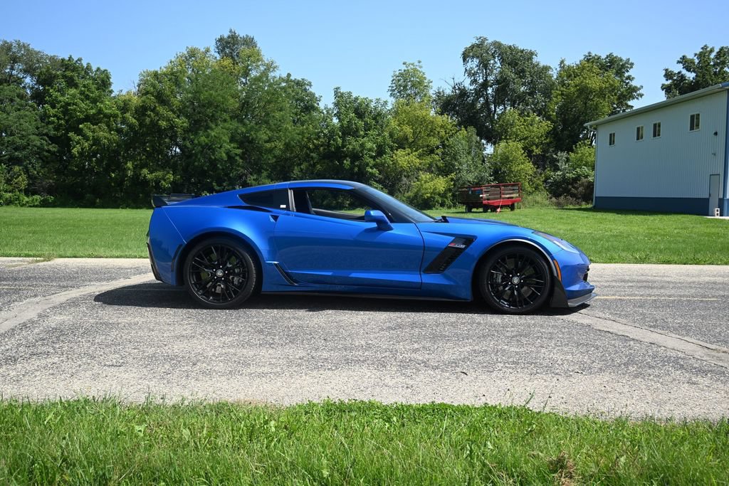 Used 2016 Chevrolet Corvette Z06 w/ 3LZ Preferred Equipment Group RWD image 6