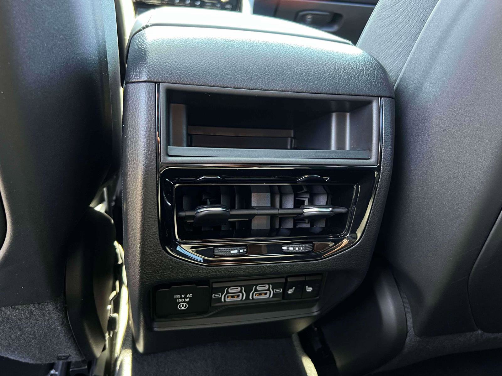 Used 2023 Jeep Grand Cherokee Overland w/ MOPAR Finishing Package AWD/4WD image 24