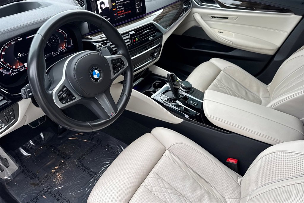 Used 2022 BMW M550i xDrive w/ Executive Package image 12