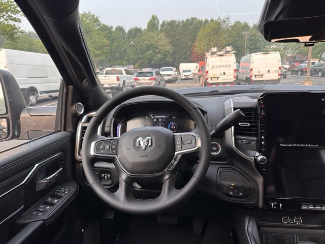 New 2026 RAM 2500 Laramie AWD/4WD image 18