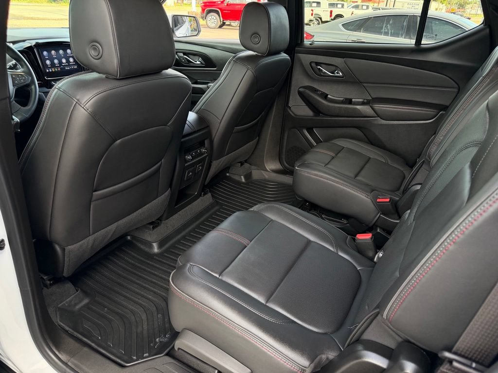 Used 2023 Chevrolet Traverse RS AWD/4WD image 16