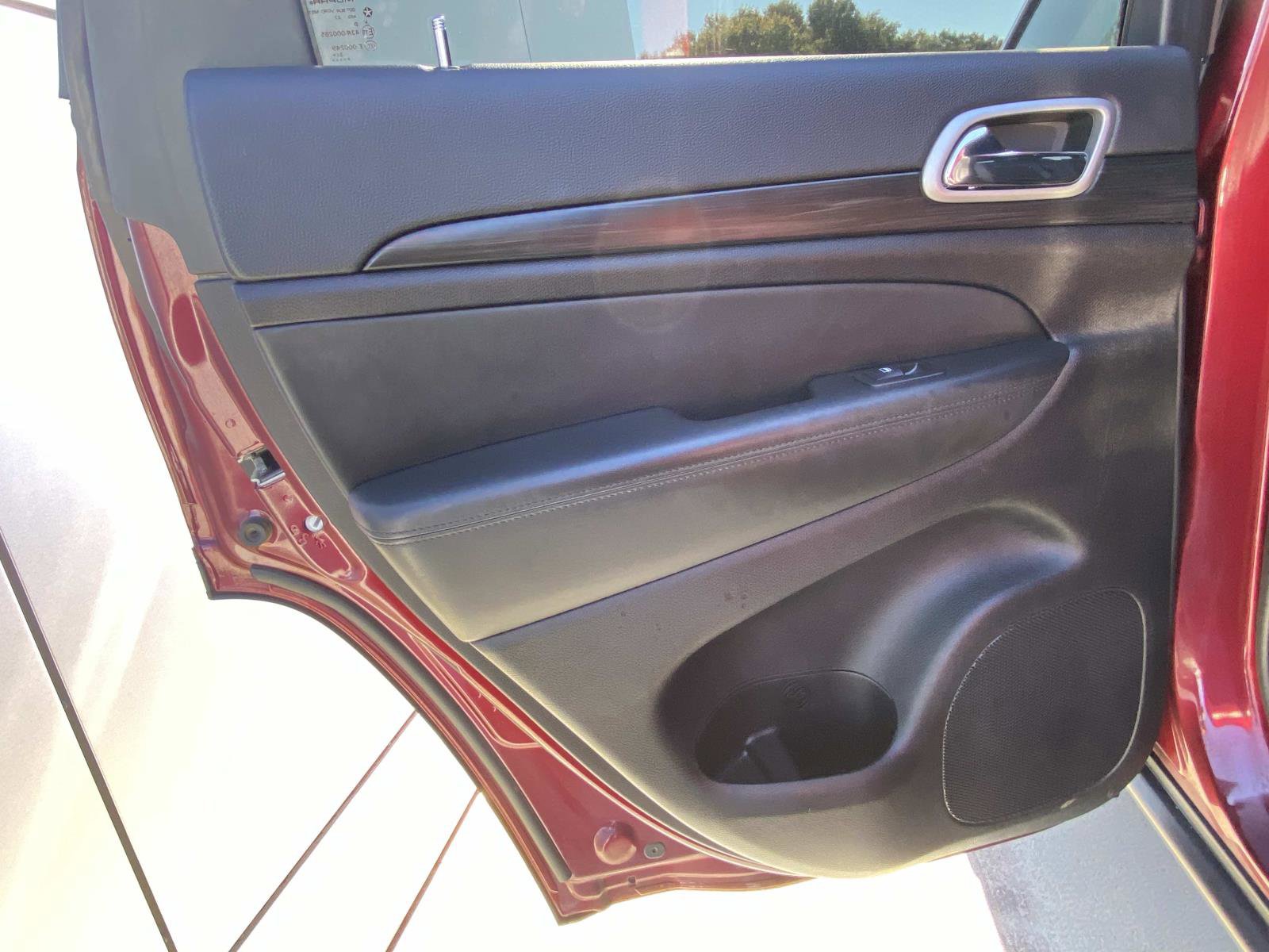 Used 2021 Jeep Grand Cherokee Laredo X image 14