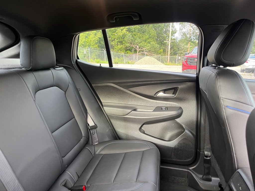 Used 2024 Buick Envista Sport Touring w/ Convenience I Package FWD image 37