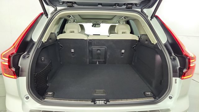 New 2027 Volvo XC60 B5 Ultra AWD/4WD image 43