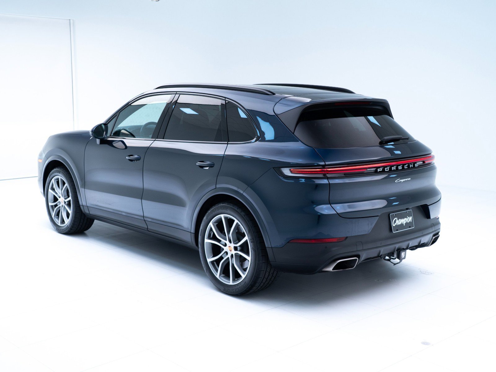 Certified 2024 Porsche Cayenne image 3