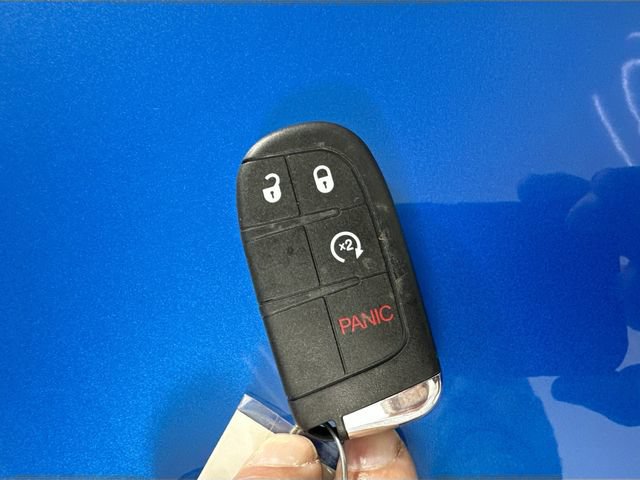 Used 2023 Jeep Compass Latitude w/ Sun and Sound Group AWD/4WD image 17