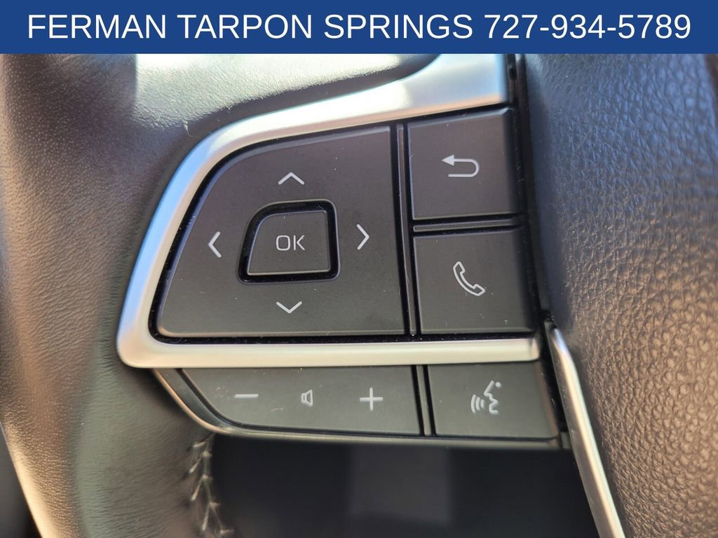 Used 2023 Toyota Highlander XLE image 32