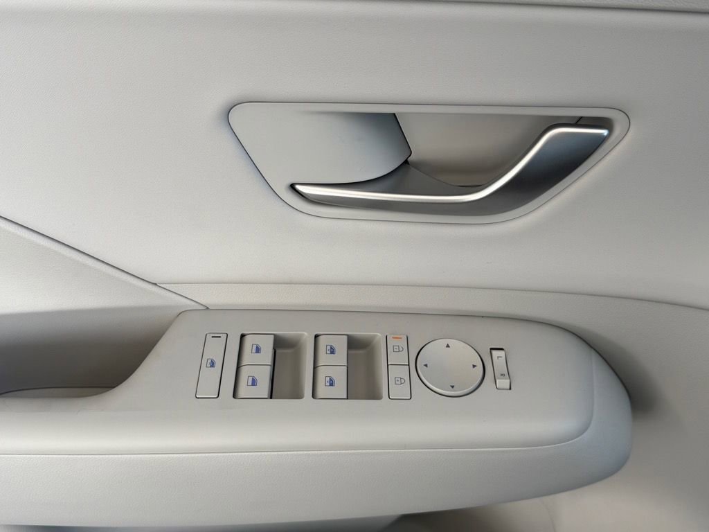 New 2026 Hyundai Kona SEL Premium image 9