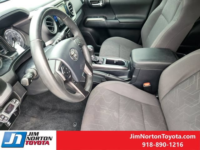 Used 2017 Toyota Tacoma TRD Sport w/ Tow Package RWD image 14
