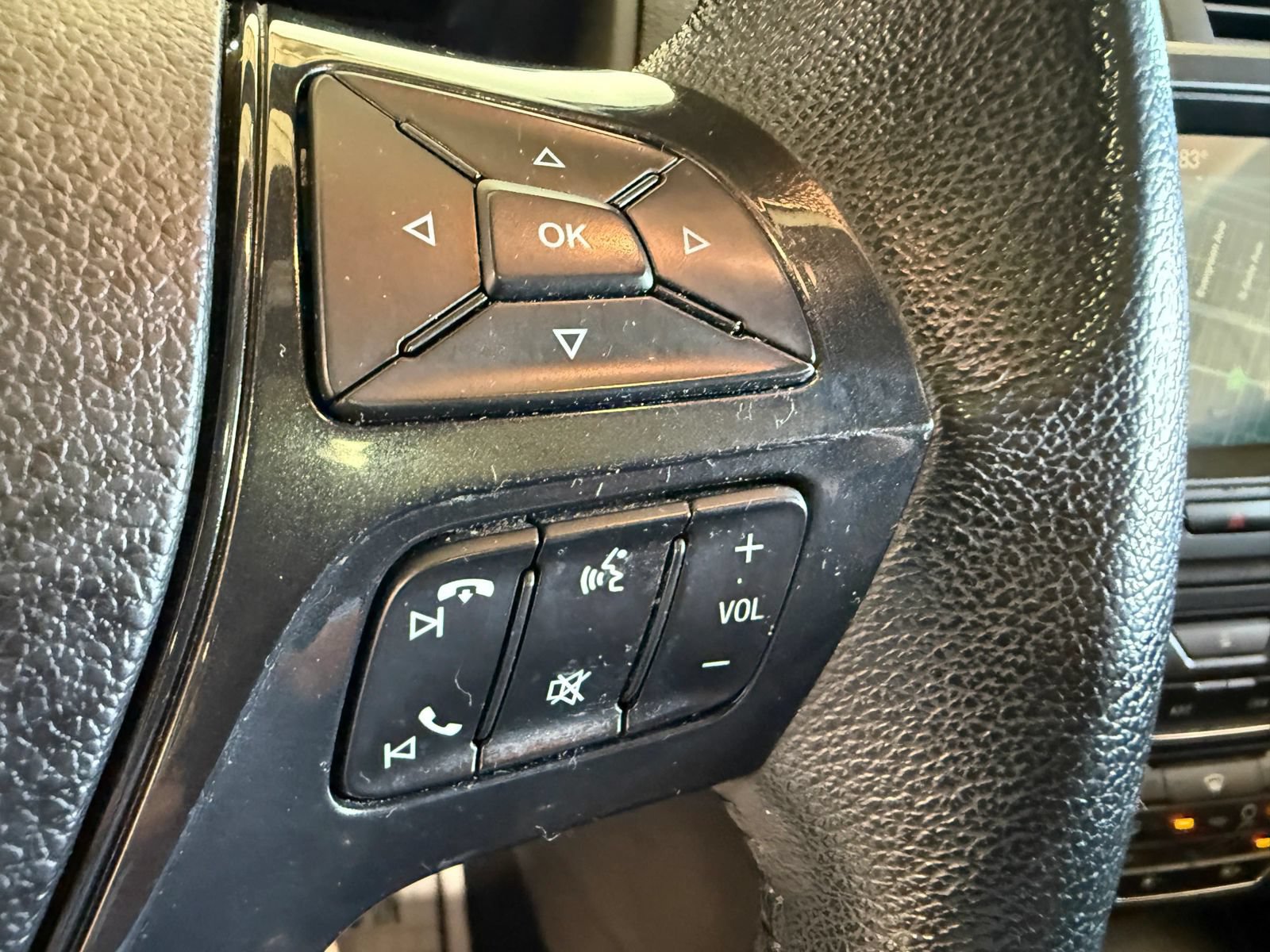 Used 2018 Ford Explorer XLT w/ Equipment Group 202A FWD image 23