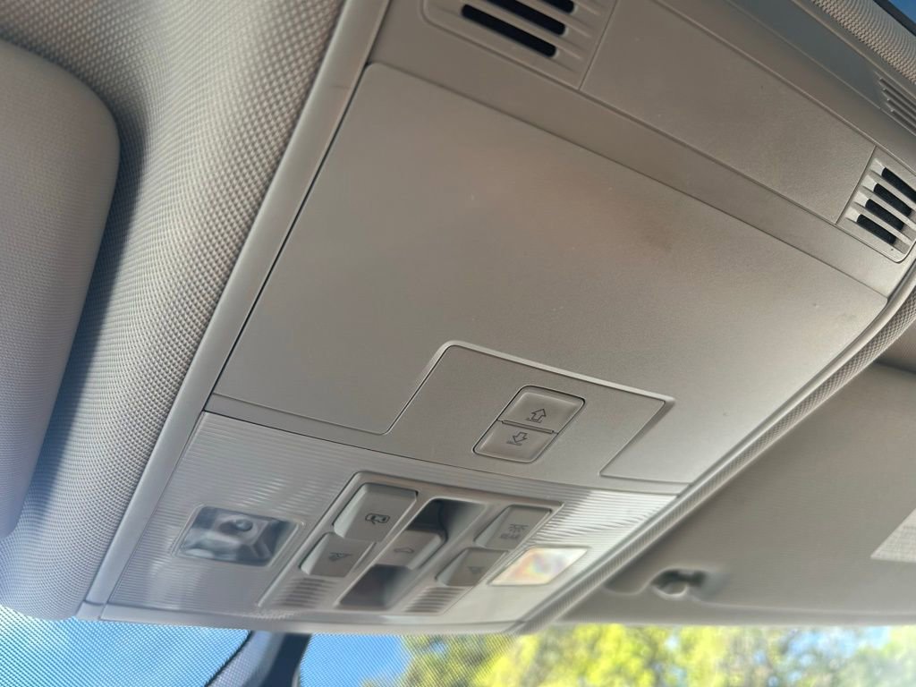 Used 2019 Volkswagen Tiguan SE w/ Panoramic Sunroof Package image 56