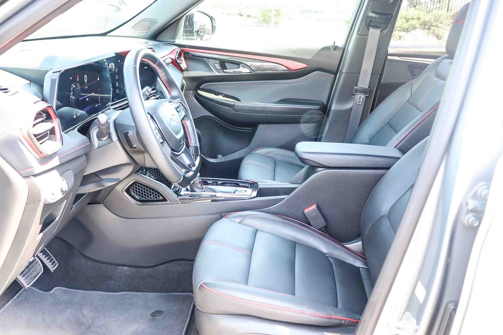 Used 2024 Chevrolet TrailBlazer RS w/ Convenience Package FWD image 22