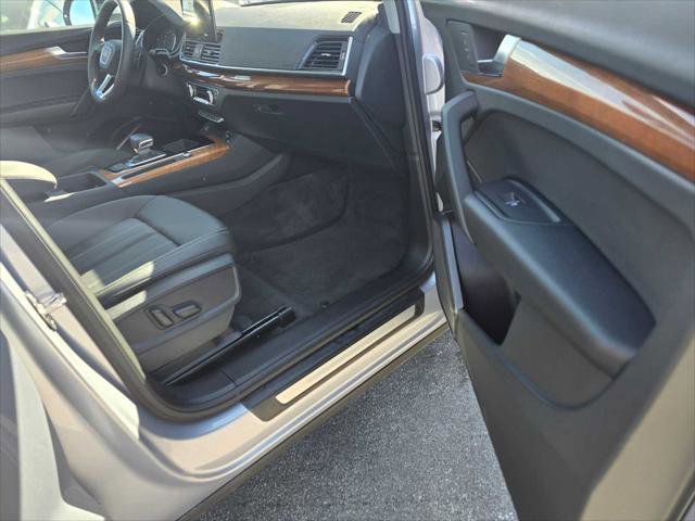 Used 2023 Audi Q5 2.0T Premium w/ Convenience Package image 10
