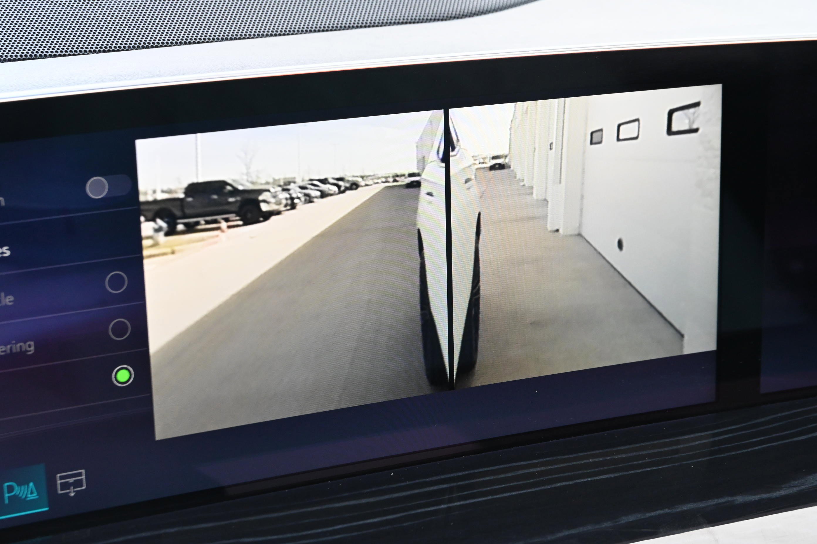 Used 2025 Cadillac Escalade Sport w/ Touring Package image 31