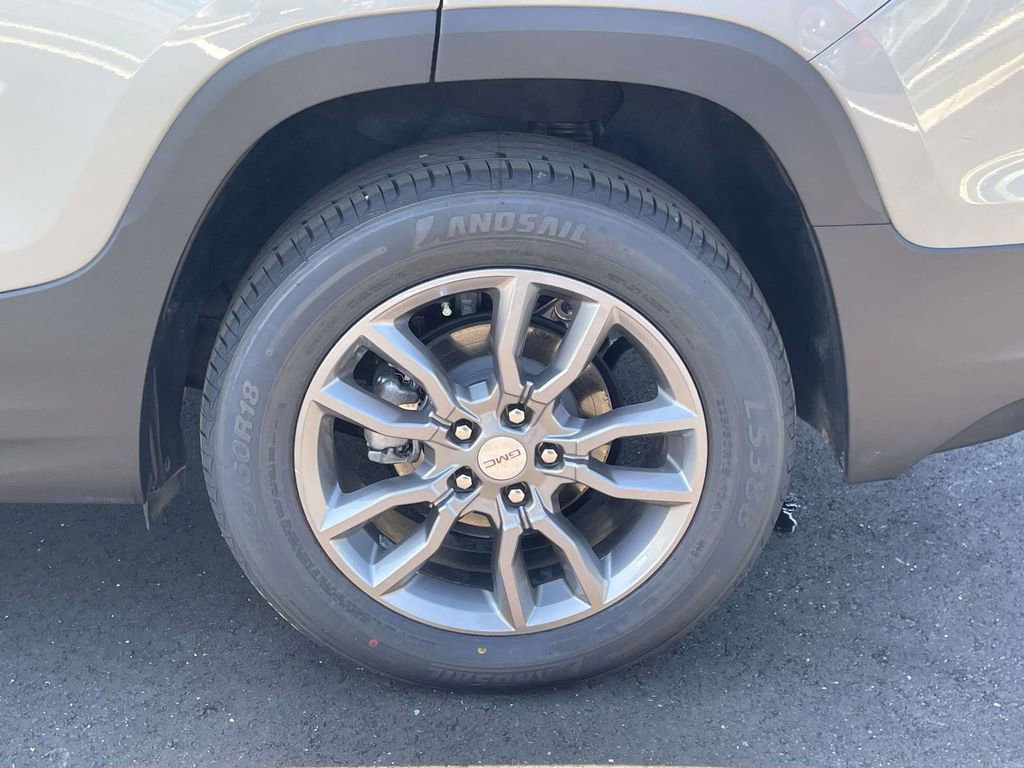 Used 2024 GMC Terrain SLT image 28