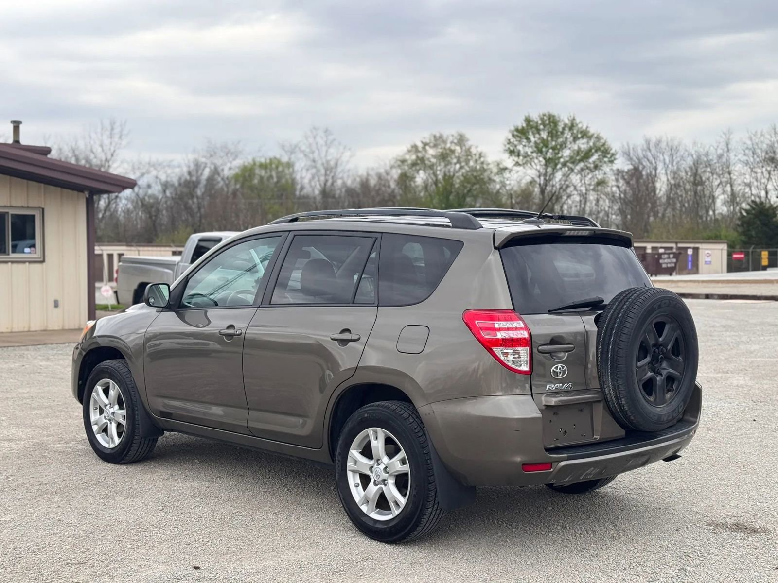 Used 2012 Toyota RAV4 4WD w/ Upgrade Value Pkg image 9