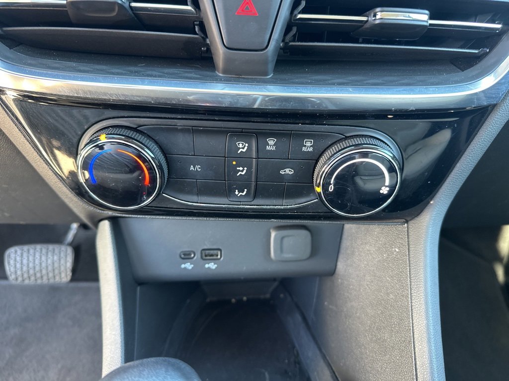 Certified 2024 Buick Encore GX Sport Touring image 21