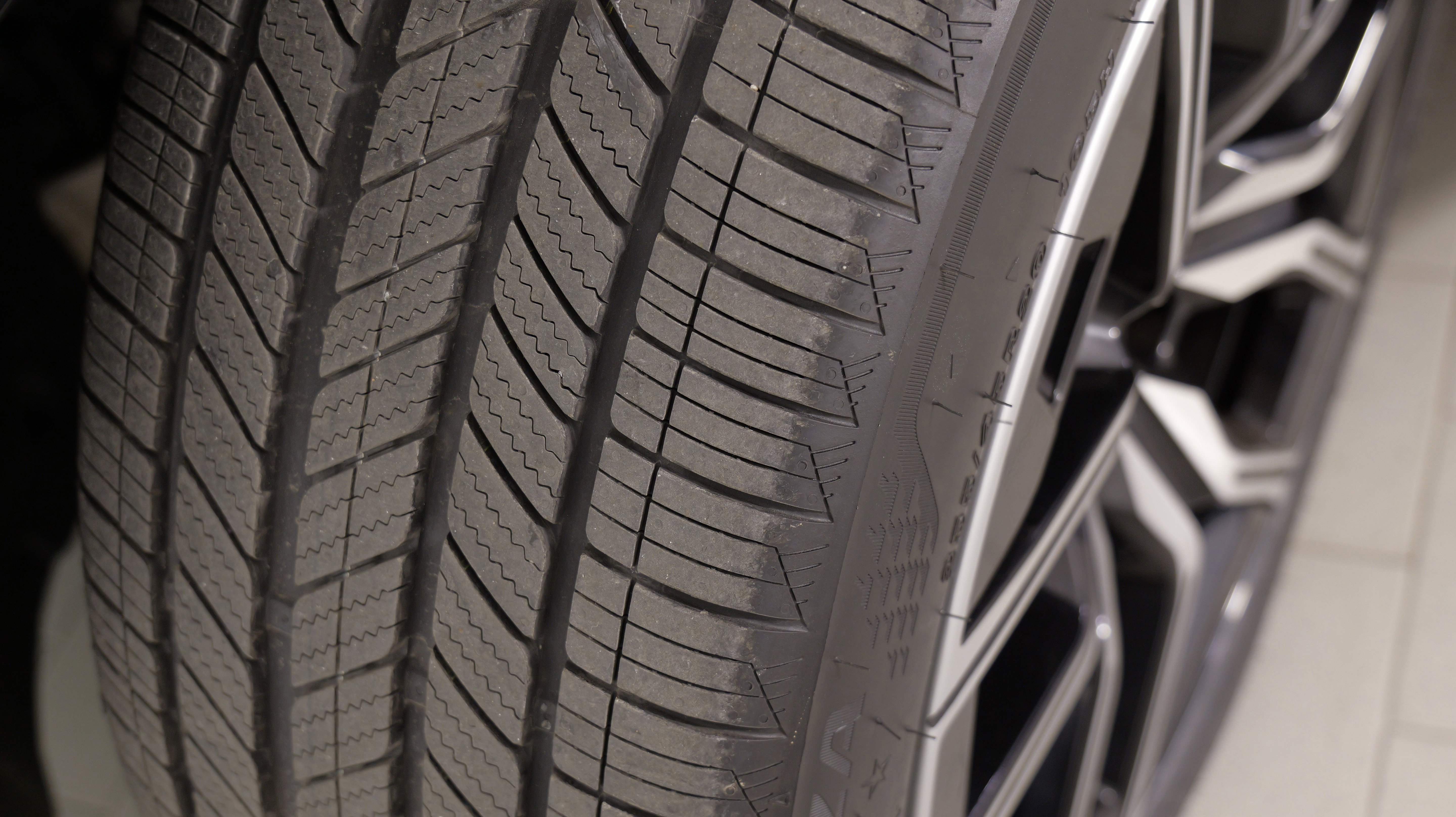 Used 2023 BMW 760i xDrive image 60