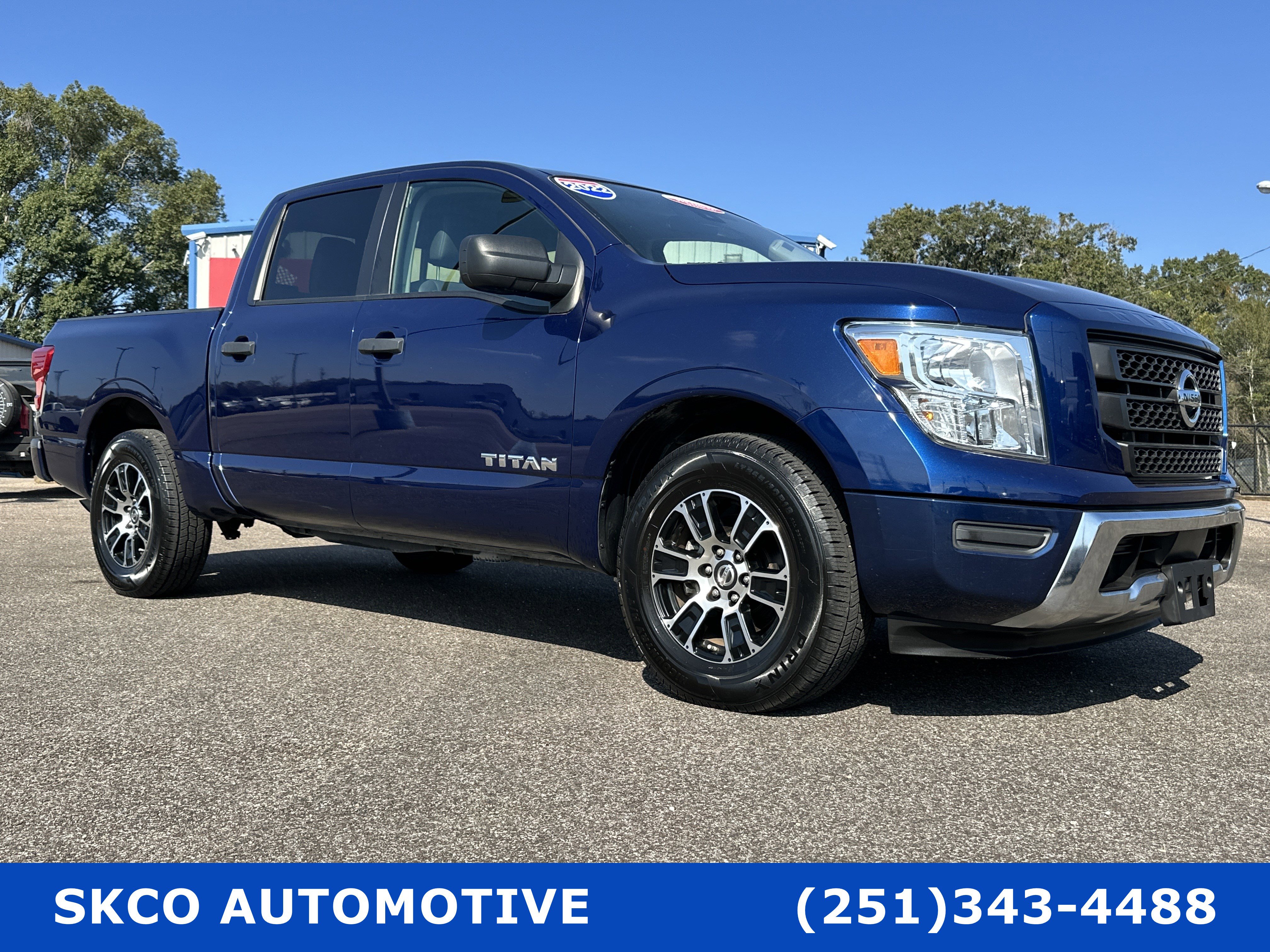 Used 2022 Nissan Titan SV image 7