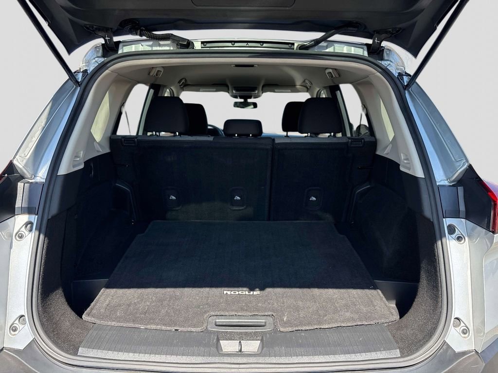 Used 2021 Nissan Rogue SV image 13