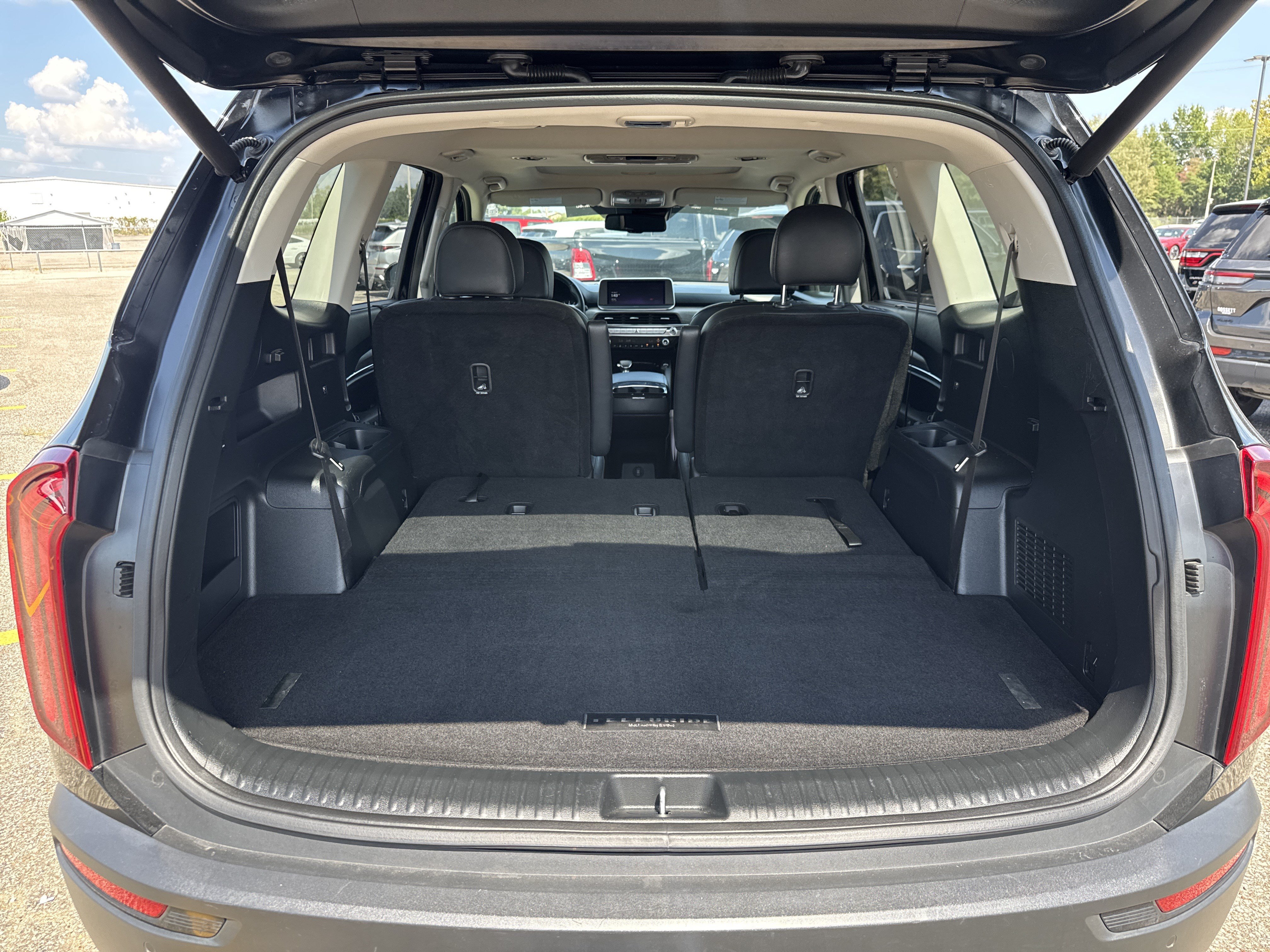 Used 2022 Kia Telluride EX w/ EX Premium Package FWD image 8