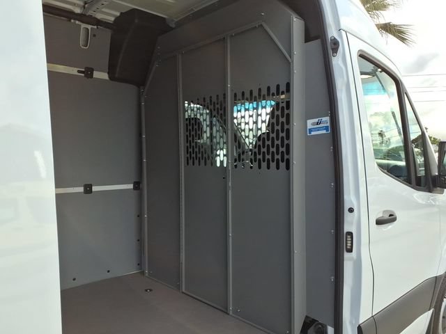 Used 2025 Mercedes-Benz Sprinter 2500 image 23