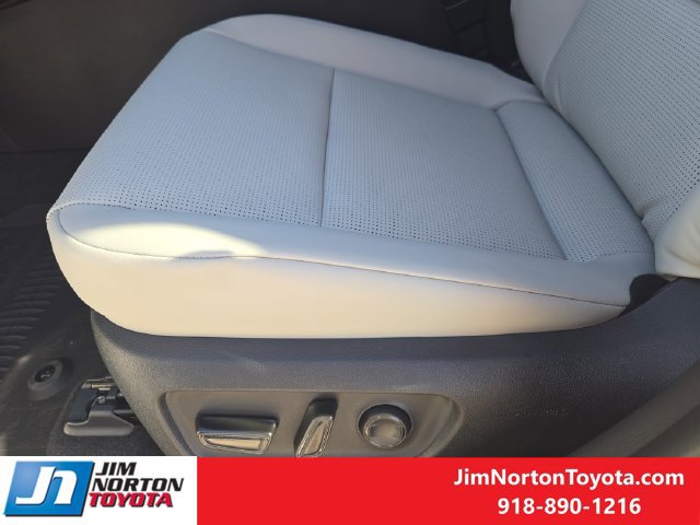 New 2026 Toyota RAV4 XLE Premium w/ Panoramic Sun Roof Package AWD/4WD image 19