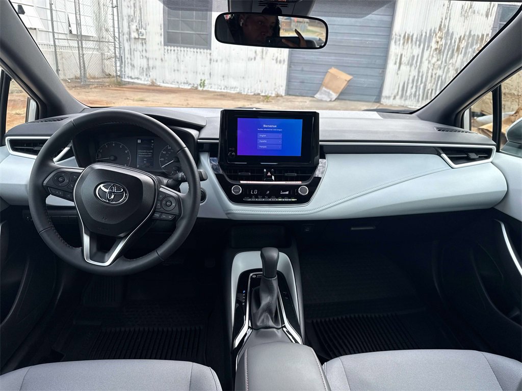 Used 2025 Toyota Corolla SE image 14