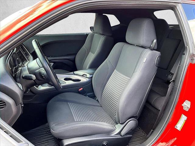 Used 2019 Dodge Challenger SXT image 27