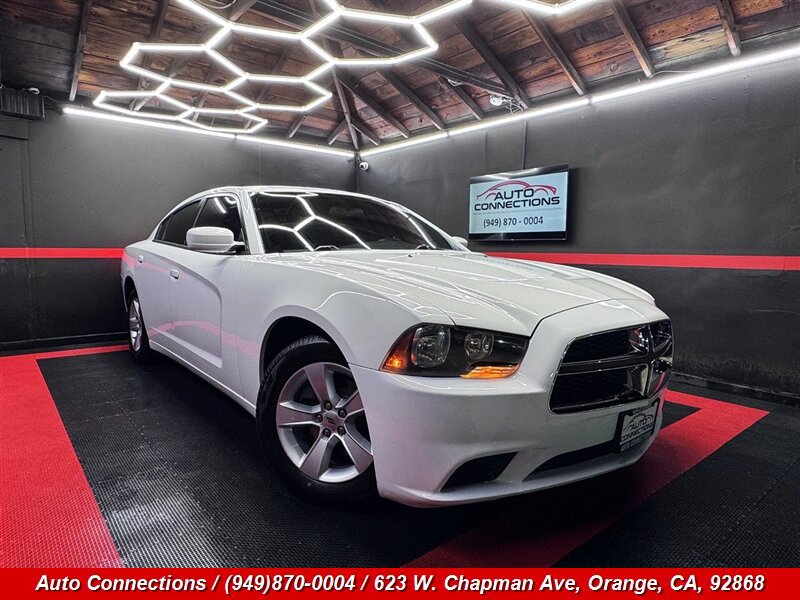 Used 2011 Dodge Charger SE RWD image 1