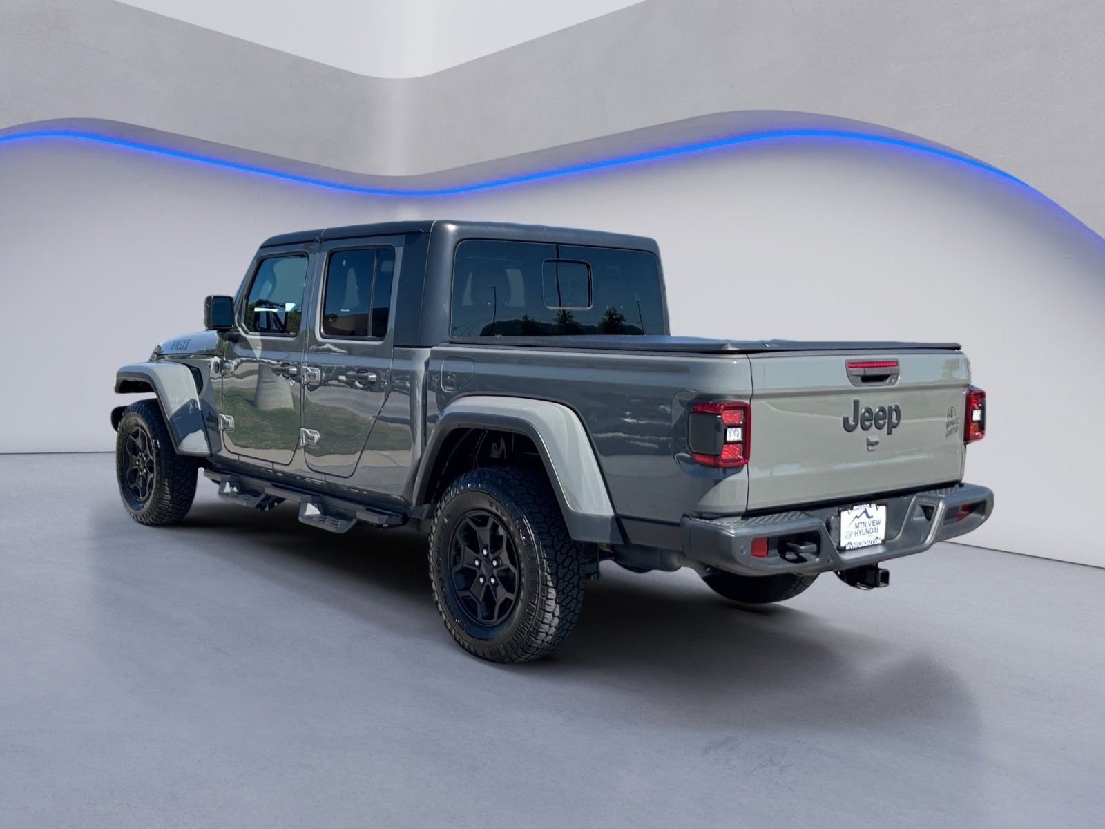 Used 2021 Jeep Gladiator Sport AWD/4WD image 3