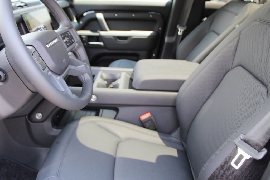 Used 2025 Land Rover Defender 110 S AWD/4WD image 19
