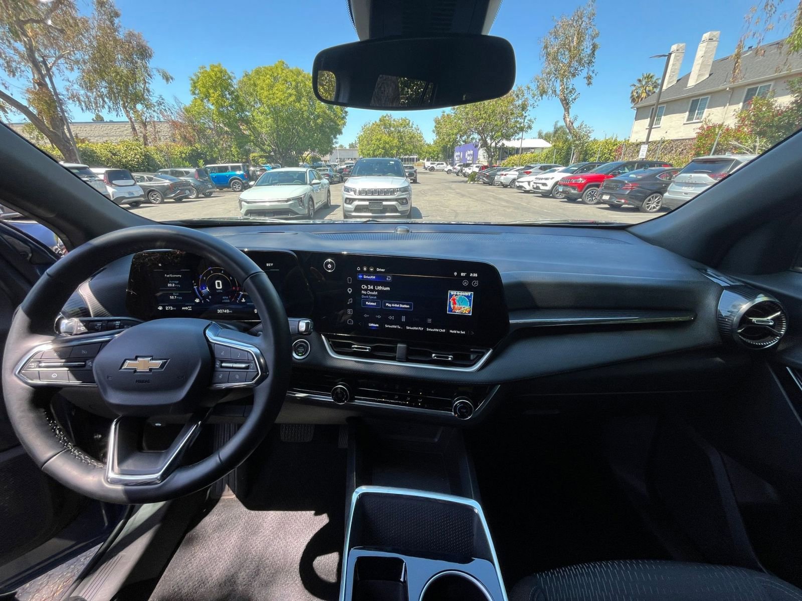 Used 2025 Chevrolet Equinox LT AWD/4WD image 33