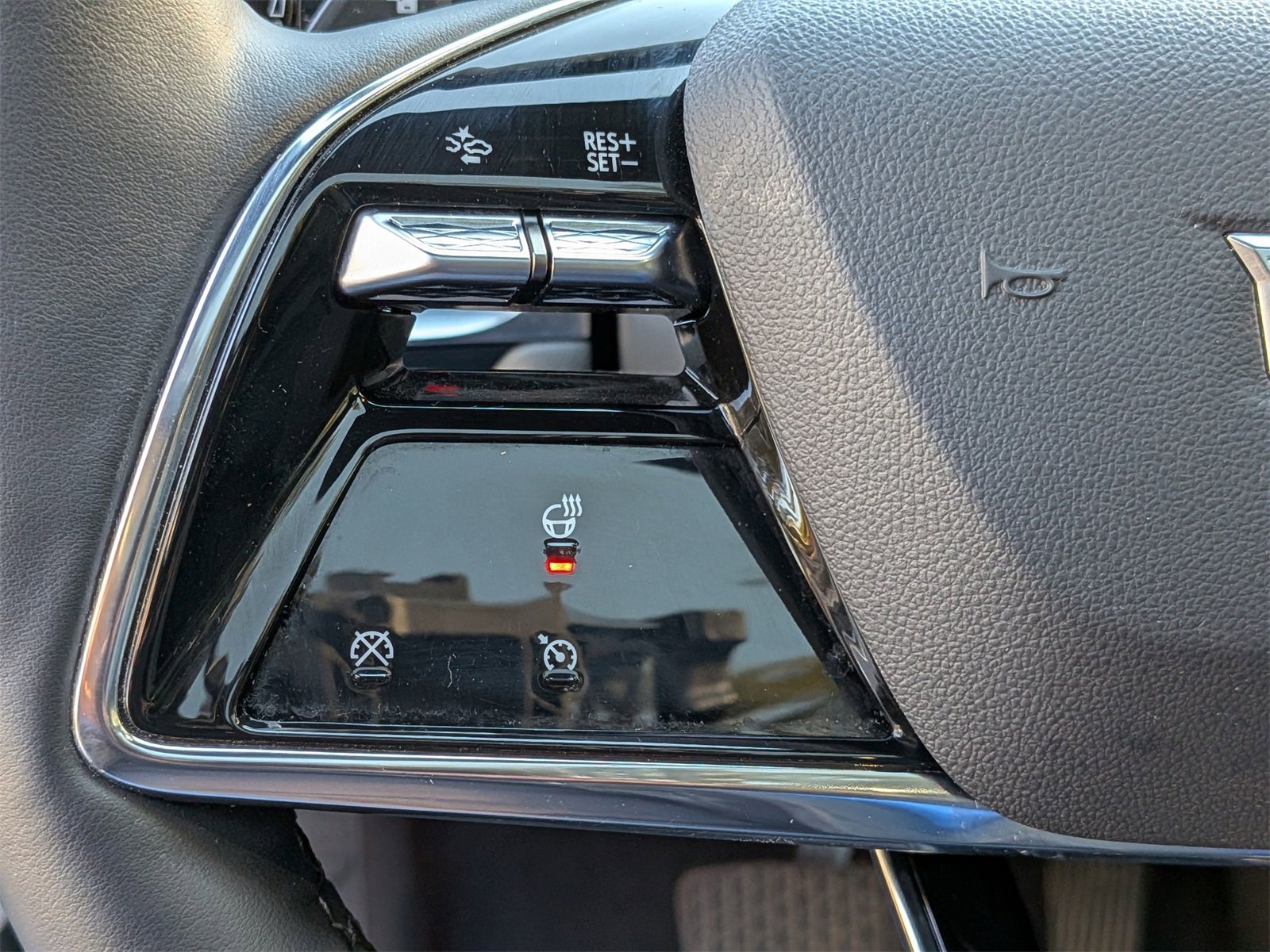 Used 2024 Cadillac Lyriq Sport image 18