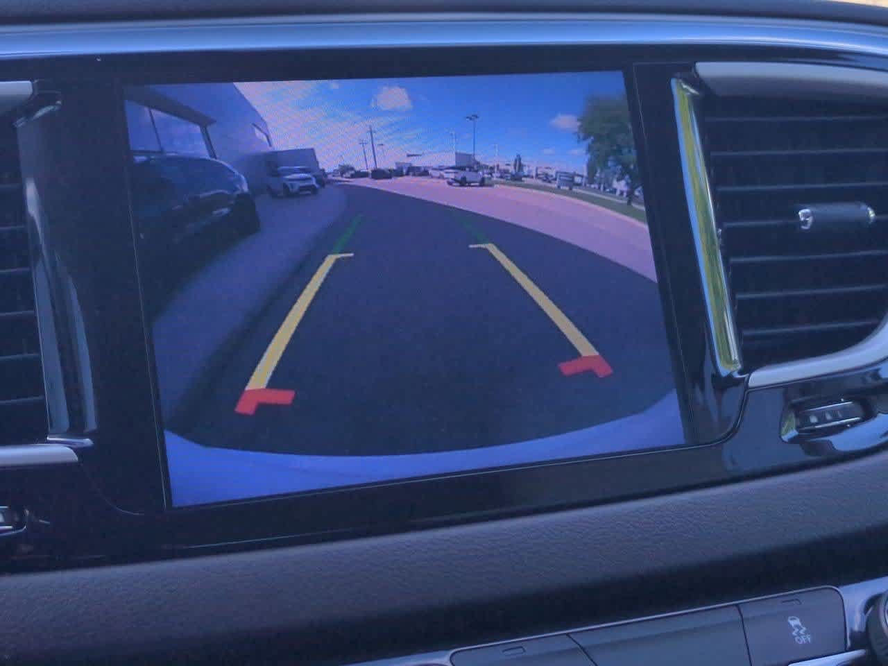 Used 2017 Chrysler Pacifica Touring-L FWD image 27