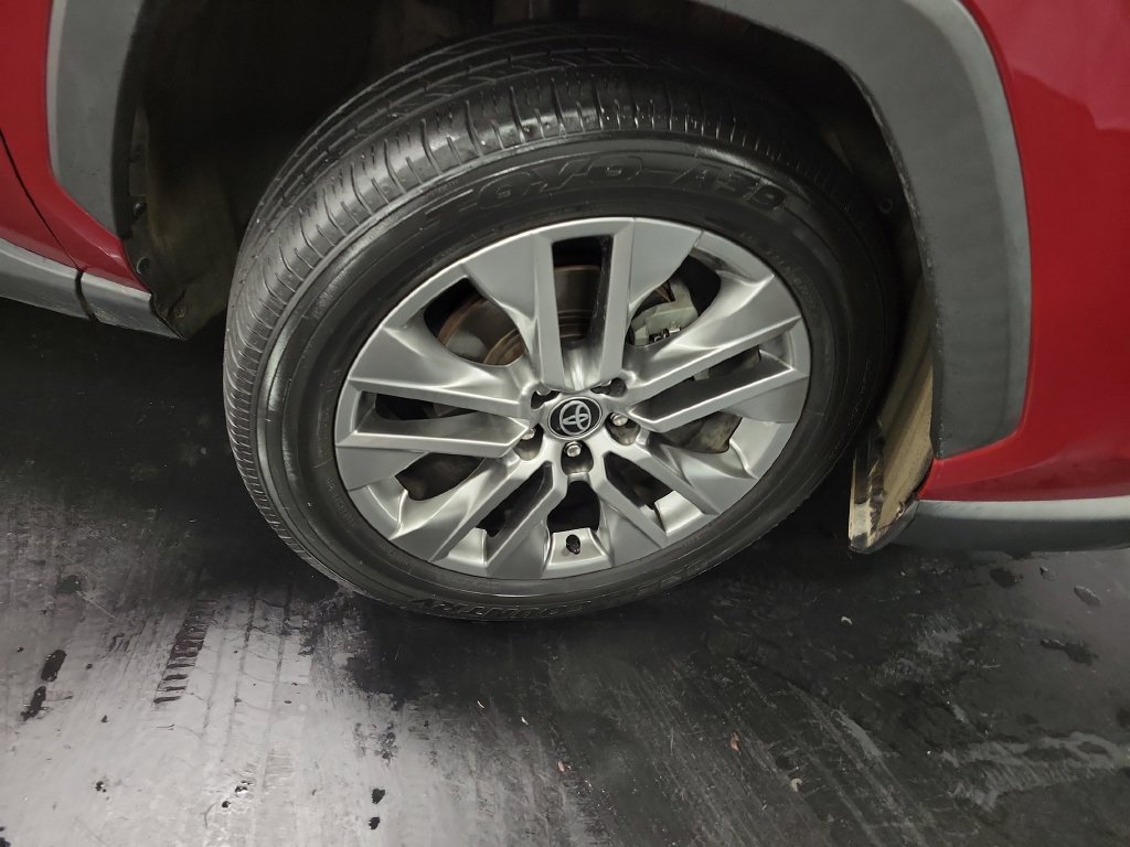 Used 2023 Toyota RAV4 XLE Premium FWD image 10
