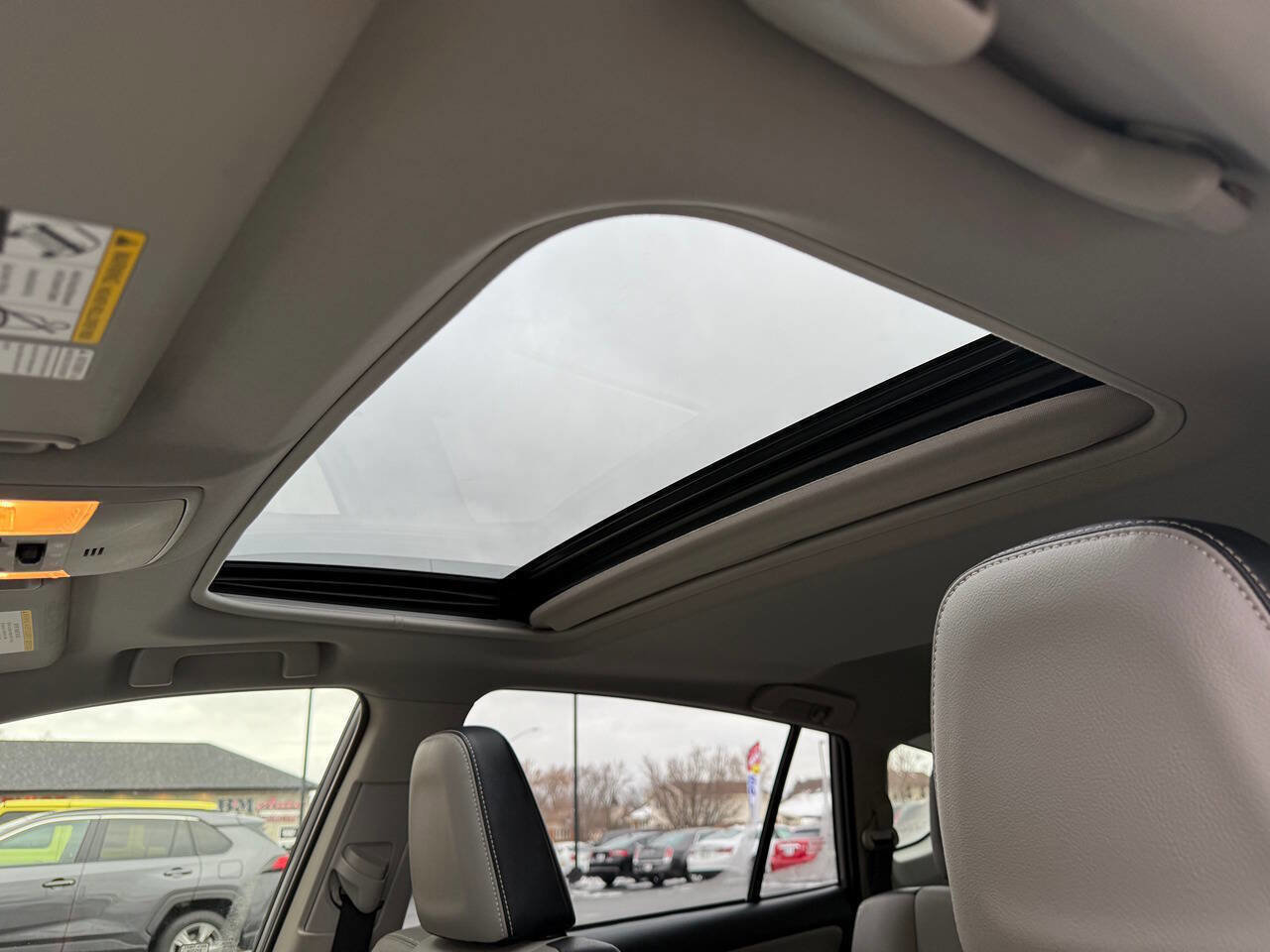 Used 2017 Toyota RAV4 Limited image 18