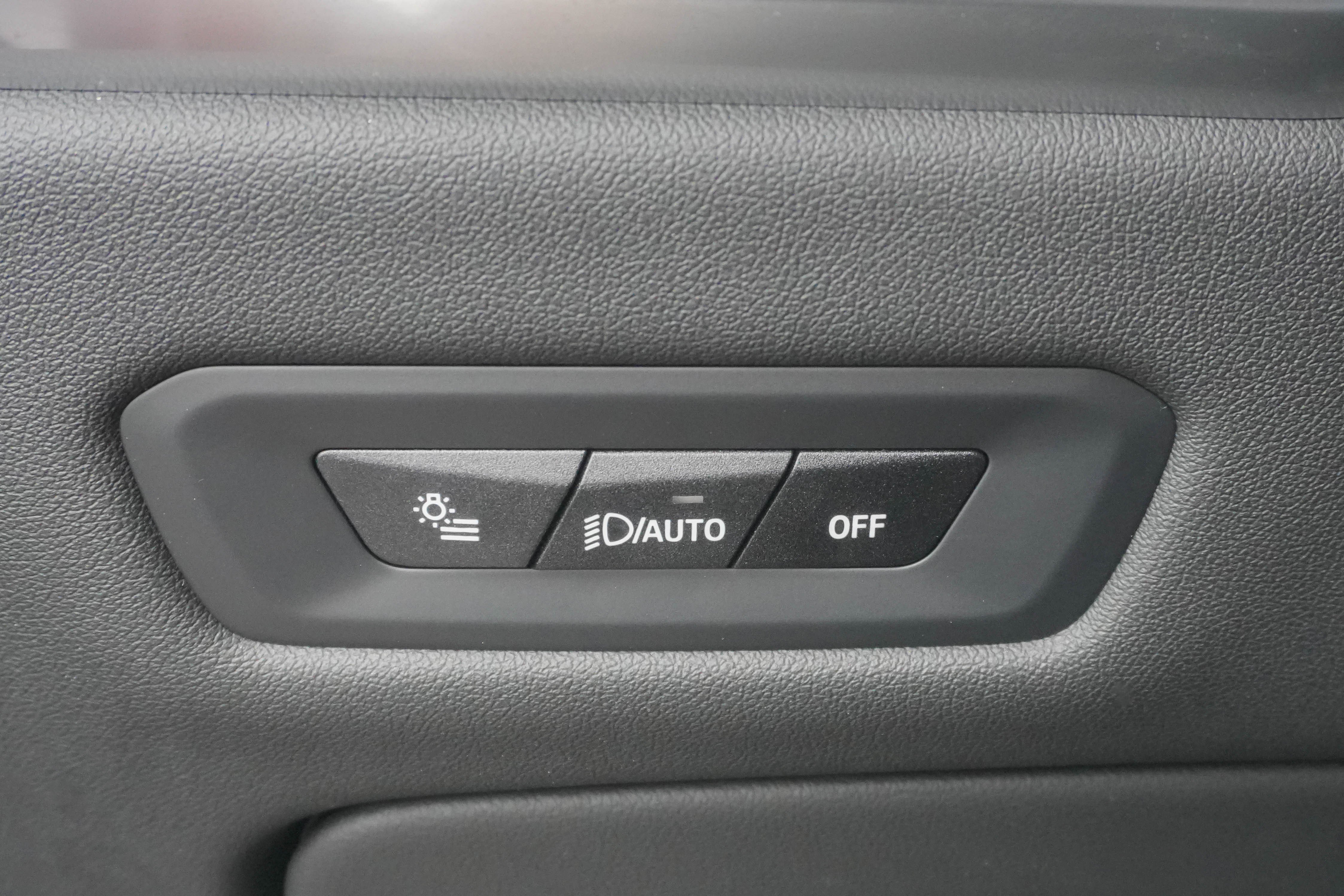 Certified 2025 BMW X6 xDrive40i AWD/4WD image 16