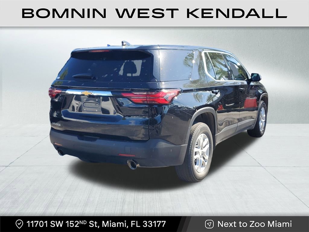 Used 2023 Chevrolet Traverse LS image 7