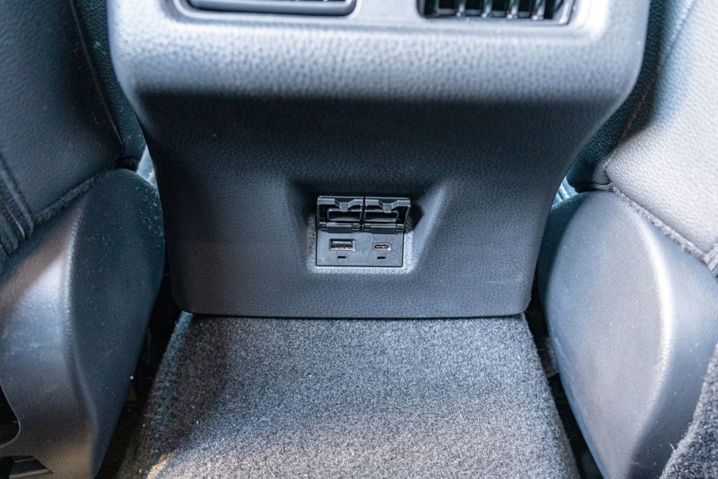 Used 2025 Toyota Camry SE w/ Convenience Package image 16