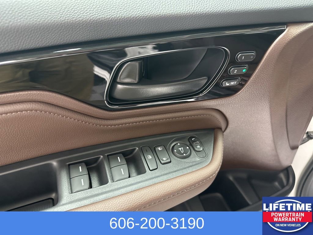 New 2026 Honda Odyssey Touring image 14