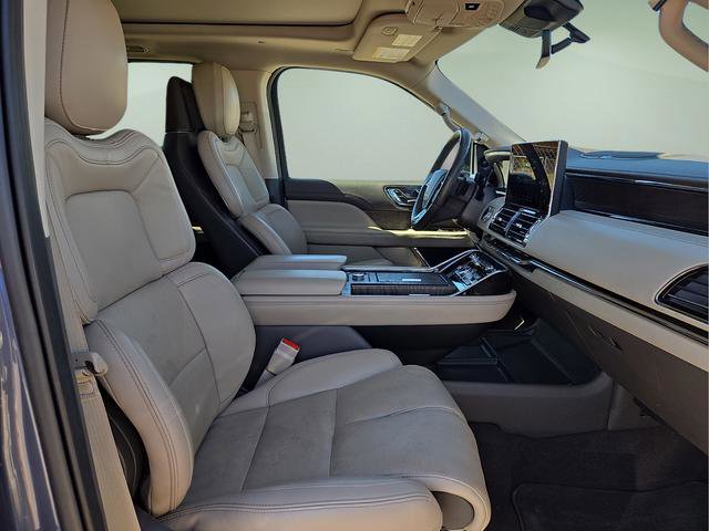 Used 2022 Lincoln Navigator L Reserve image 13
