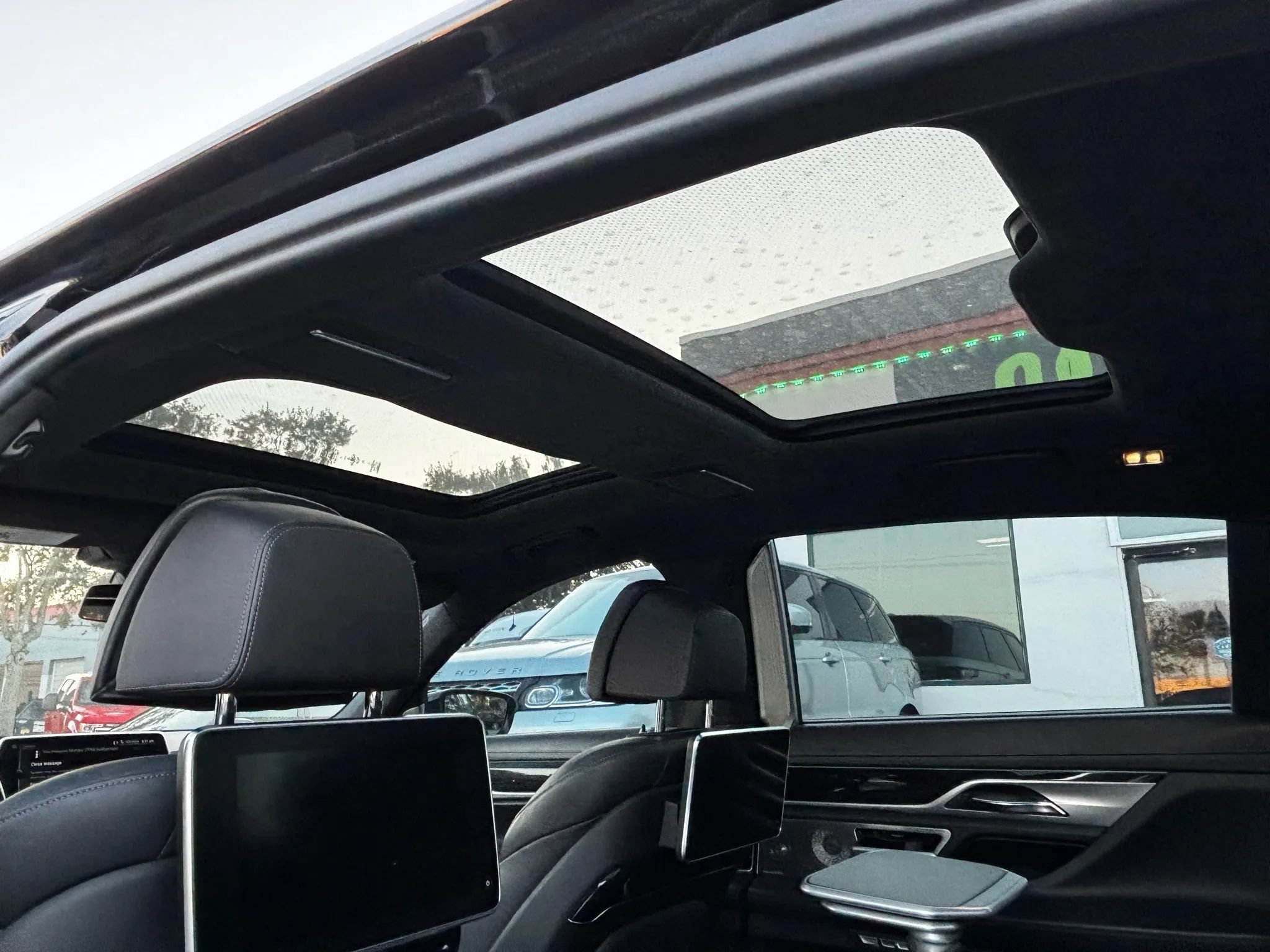 Used 2017 BMW 750i RWD image 34