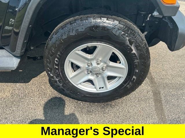 Used 2021 Jeep Wrangler Unlimited Sahara AWD/4WD image 38
