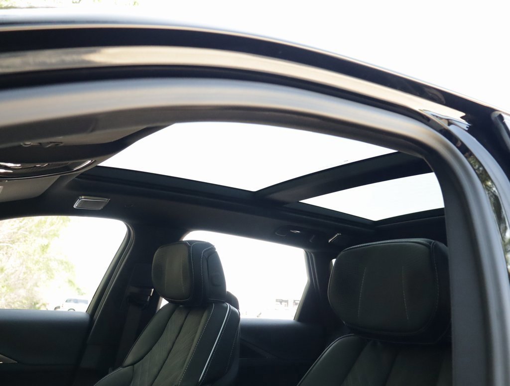 New 2026 Cadillac Lyriq V image 34